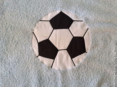 3 / Vive le ballon rond  . . .