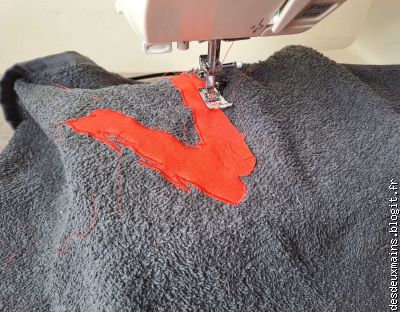 2 /   V&eacute;, regarde ce V, compl&egrave;tement piqu&eacute; ...!