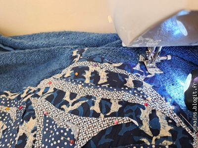 5 / Silence, on pique- raie . . .